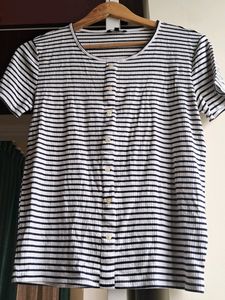 Audio Brand Vlack And Whitw Striped T Shirt XL