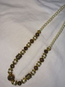 Heavy Pearl Necklace.