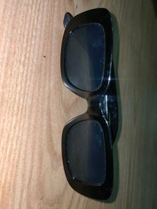 Retro Black Sunglasses