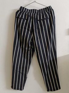 Striped B &amp;W Trousers Pantaloons