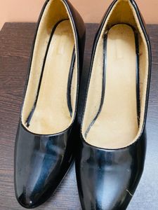 Black Heeled Shoes Ladies