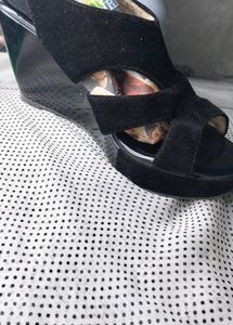 👠Beautiful Black Heel 😻with Free Shipping 🥳🎉