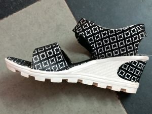 Sandals Small Hills