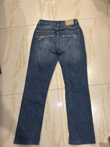 Straight Fit Blue Jeans –