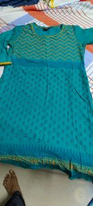 Green kurti..upto 34 bust..no flaws