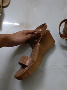 CARLTON LONDON WEDGES