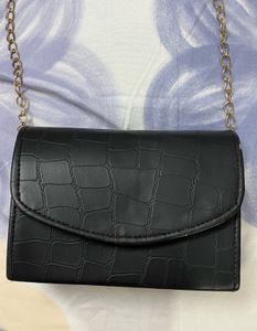 Textured Structured Strappy Chain Shoulder Bag
