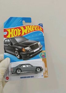 Hot Wheels Mercedes-Benz 500 E Diecast Car New
