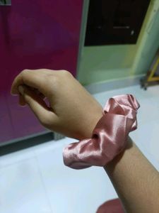combos of 4 satin scrunchies