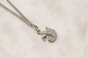 White Swan 🦢 Pendant
