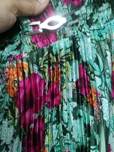 Floral Print Pleated Top
