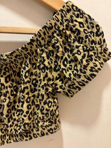 FOREVER 21 Leopard Print Beautiful Top
