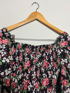 Floral Print Smocked Crop Top🌸