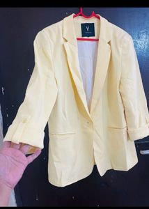 Chic Yellow Blazer - Versatile Style
