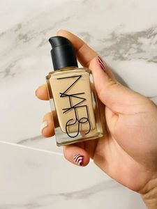 Light Reflecting Advanced Skincare Luminous satin