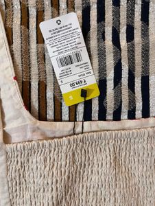 Unused with Tags (S) Graphic Crop Top