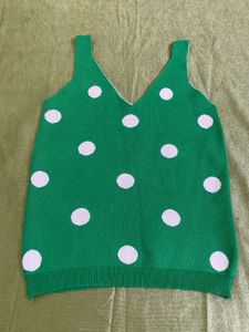 Green polka dot knit top Bust 30-32(stretchy)