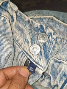 Light Wash High-Waisted Jeans