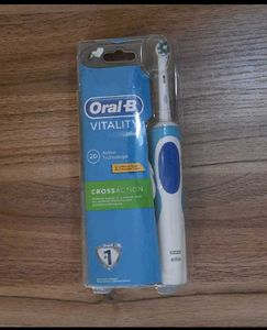 BRAUN  - Oral B Vitality Electric Toothbrush