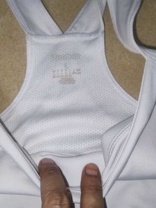 Reebok Sports Bra L SIZE......