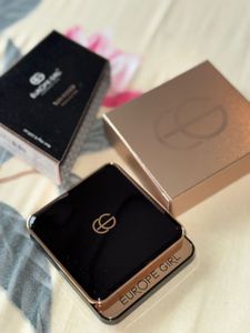NEW! Europe Girl Highlighter - 03 Blossom Sheen