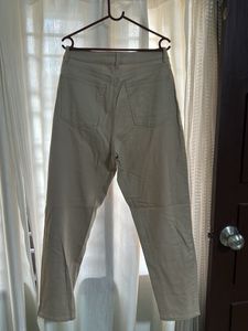 H&amp;M Beige Cropped Pants