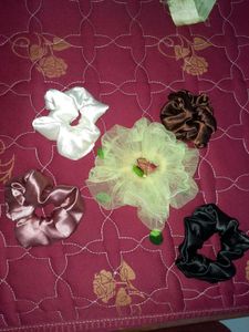 combo of 5 scrunchies
