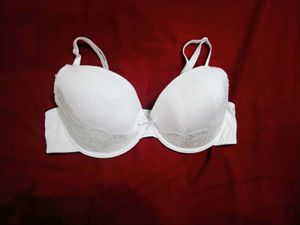 🇳🇿💫💕 Beautiful White Lace Bra