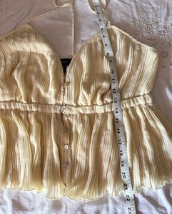 FOREVER 21 BEAUTIFUL PLEATED TOP