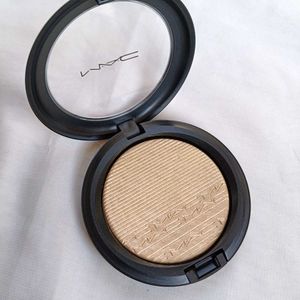 MAC Extra Dimension Skinfinish