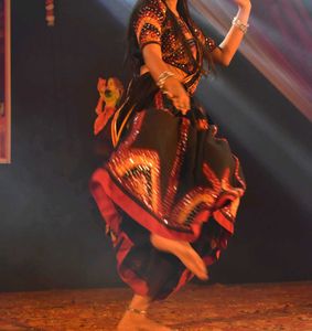 Chaniya Cholii