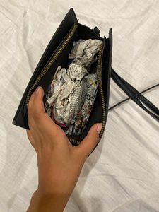black sling bag