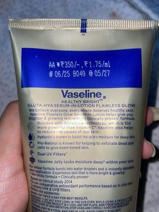 Vaseline Gluta-Hya Flawless Glow