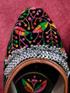 Embroidered Ethnic Juttis (AR)
