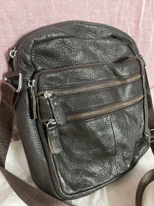 Unisex Leather Messenger Bag