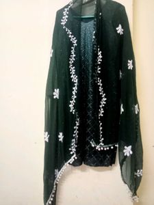 Elegant Embroidered Dupatta sut💚