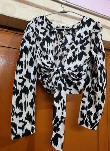 Trendy Black & White Top