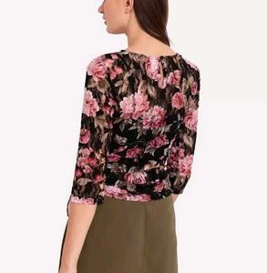 Kazo Stretch Lace Ruched Top
