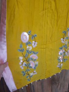 Emboides Kurta With Beads On Sleeves