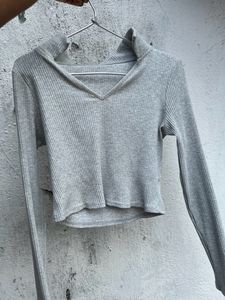 Urbanic Simplicity Y2K Cropped Gray Top