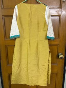 Elegant Yellow &amp; White Kurti