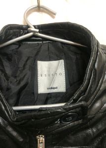 Eststo Black Jacket