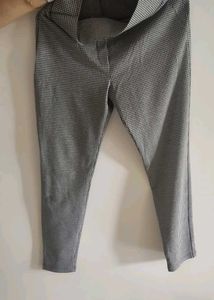 MARKS AND SPENCERS FORMAL LEGGINGS