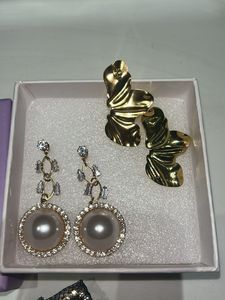 earring and hair bow combo