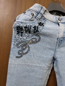 3 Jeans Rs 100 each