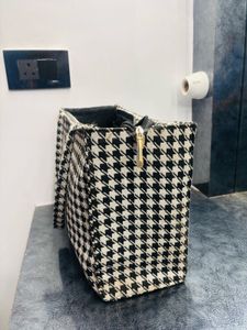 Multifuctional tote bag
