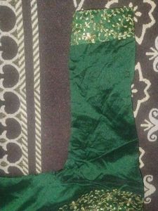 beutiful gown for festive wear
