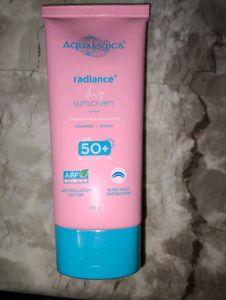 Aqualogica Radiance+ Dewy Sunscreen