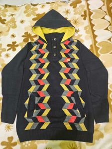 Geometric Pattern Woolen Hoodie