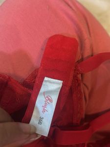 red laced wired bralette